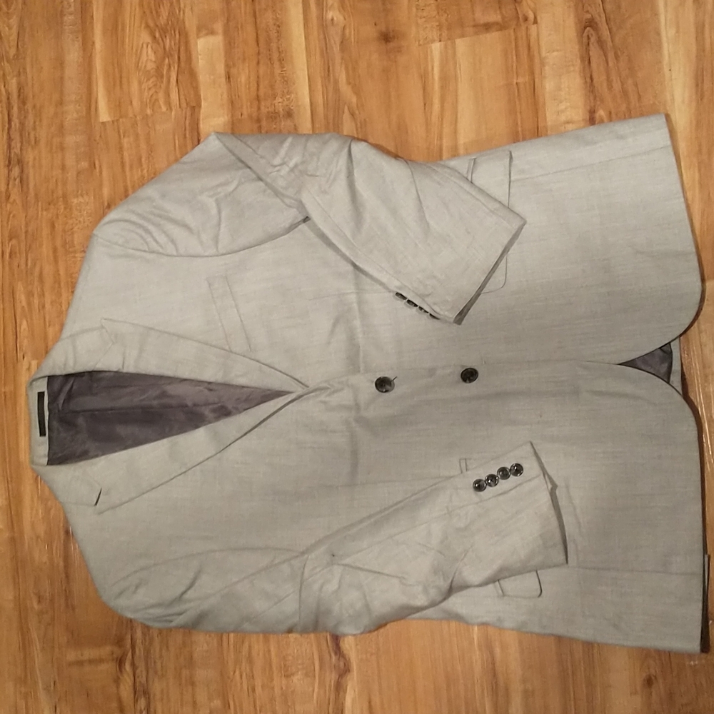 Light gray reaction sportscoat